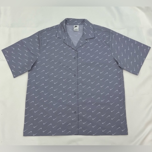 Nike Sportswear Everyday Modern Women’s Woven Short-Sleeve Top in Size:M - NWOT - Picture 3 of 12